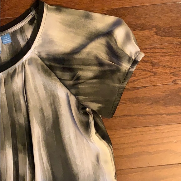 Vera Wang Blouse. Gray Off-Wh Black Sz XS - Picture 3 of 5